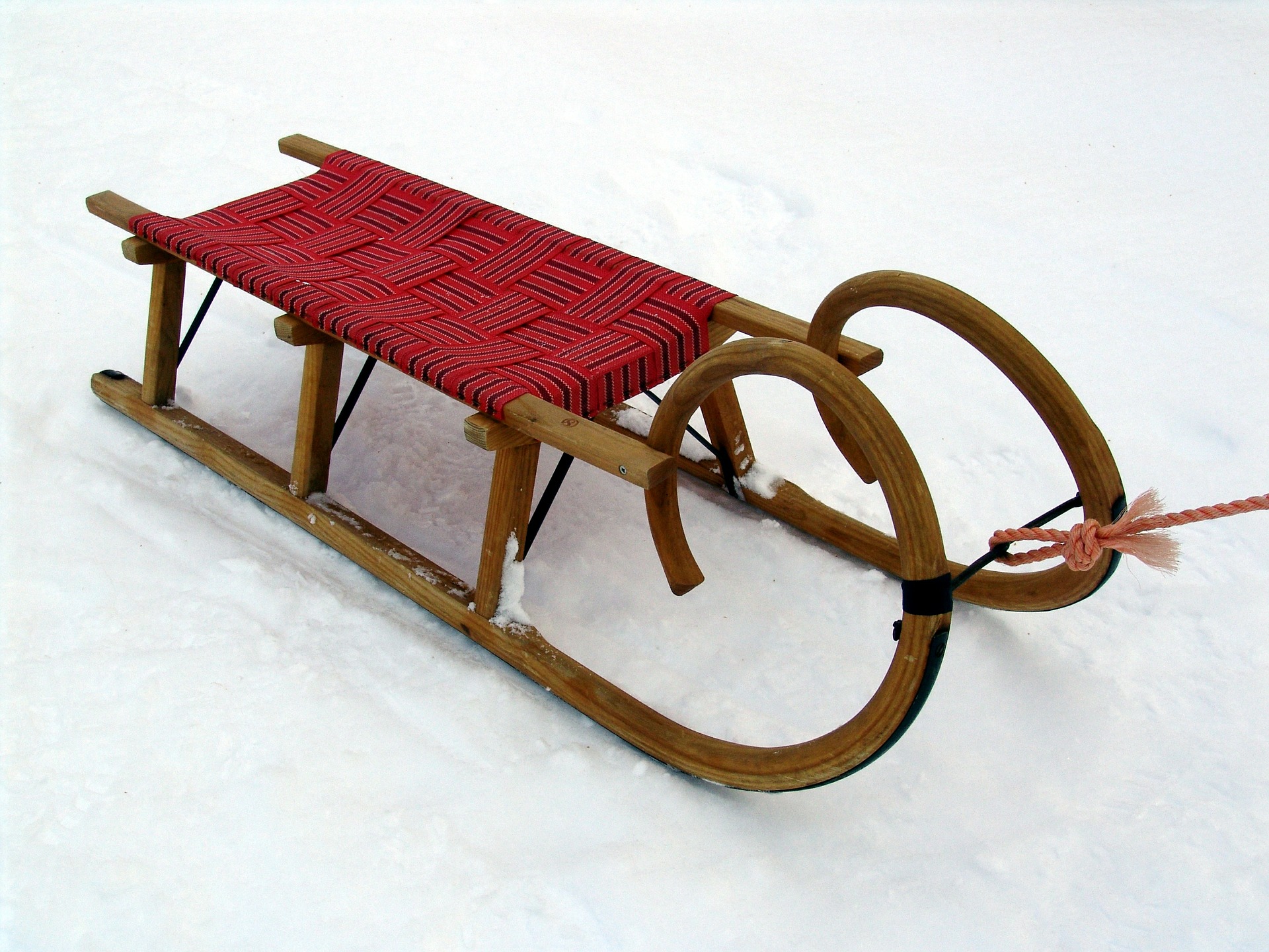 Hörnerschlitten aus Holz sind die älteste Schlittenart
